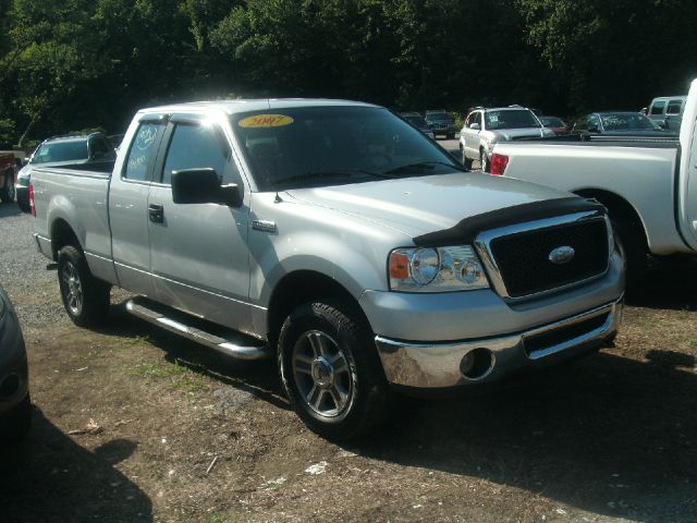 Ford F150 LT Crew Cab Pickup Truck