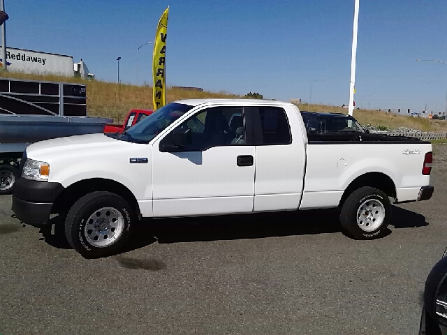 Ford F150 LT Crew Cab Pickup Truck