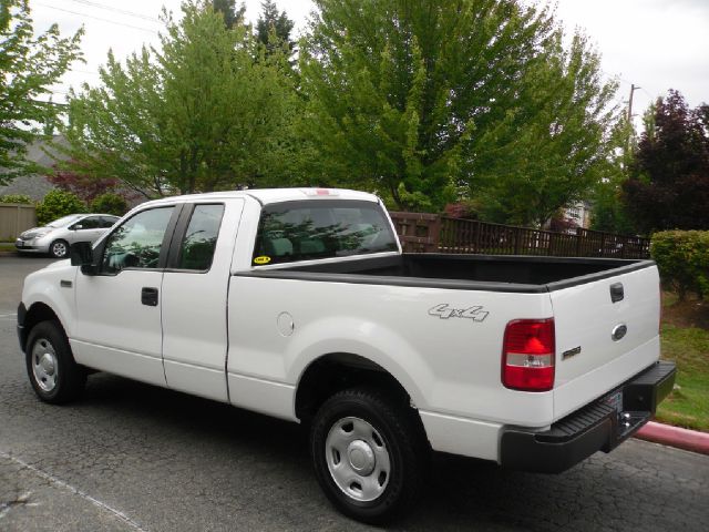 Ford F150 LT Crew Cab Pickup Truck