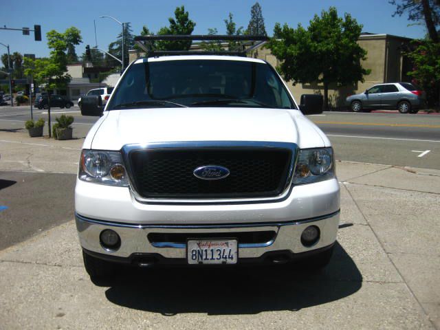 Ford F150 GL Extended Pickup Truck