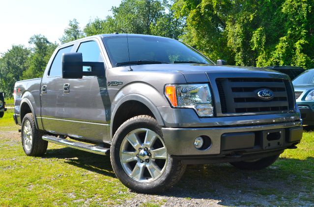 Ford F150 Supercrew 139 Pickup Truck