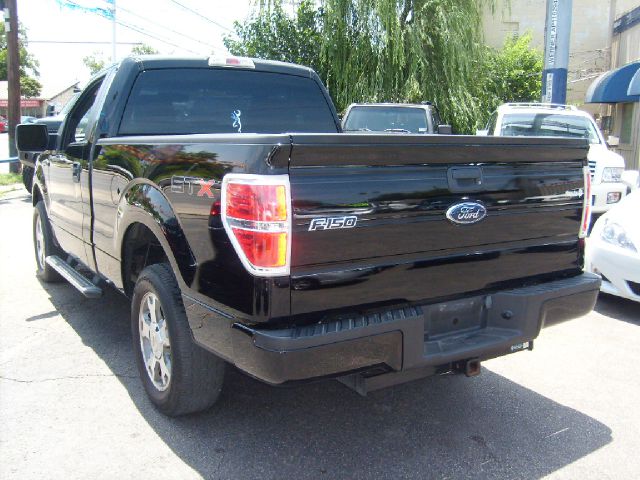 Ford F150 LX V6 Coupe Pickup Truck