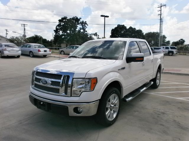 Ford F150 Club Cab 131 WB Pickup Truck