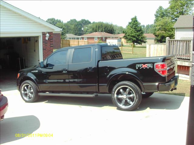 Ford F150 Ext Cab 143.5 Crew Cab Pickup