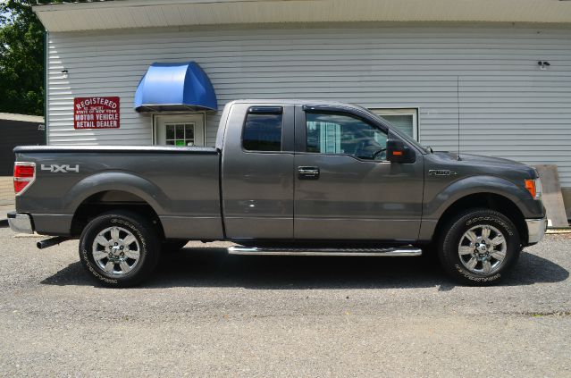 Ford F150 LX V6 Coupe Pickup Truck