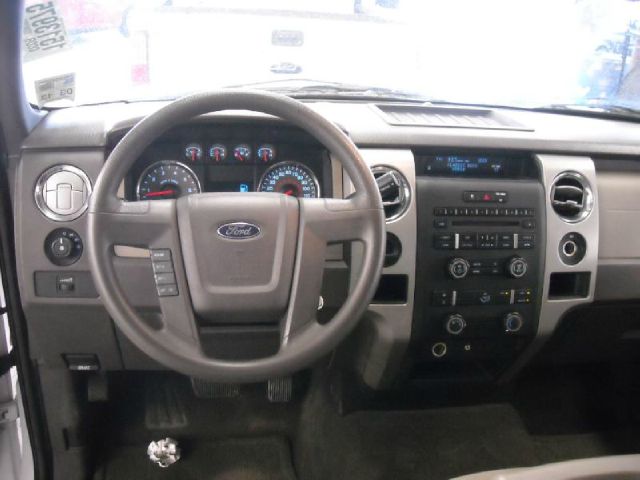 Ford F150 2010 photo 2