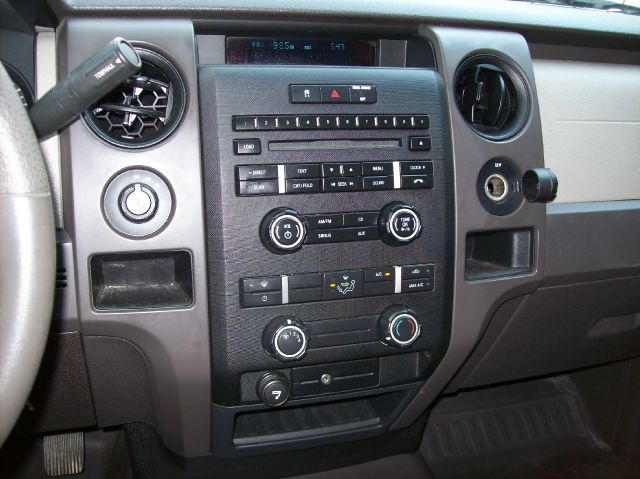 Ford F150 2010 photo 2