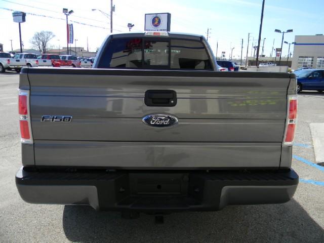 Ford F150 2010 photo 2