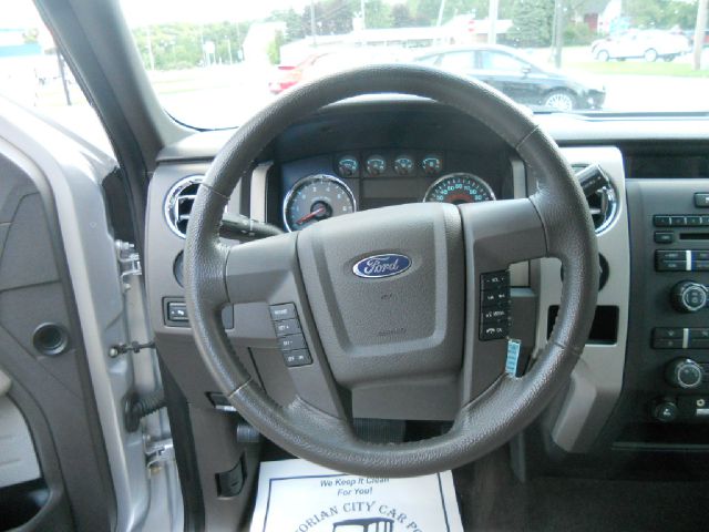 Ford F150 2010 photo 2