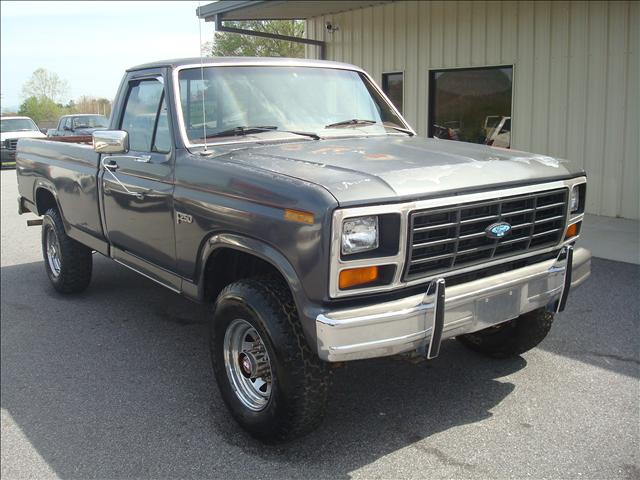 Ford F250 Base Pickup