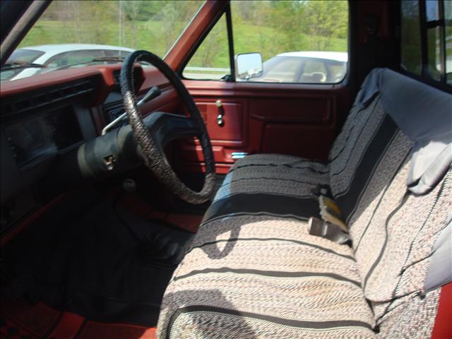 Ford F250 1985 photo 2