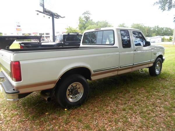 Ford F250 2.4 LX Pickup Truck