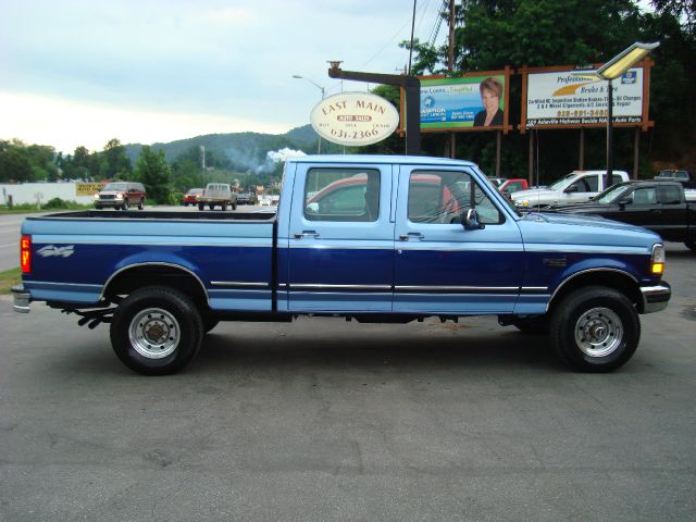 Ford F250 LT1 15 Pickup Truck