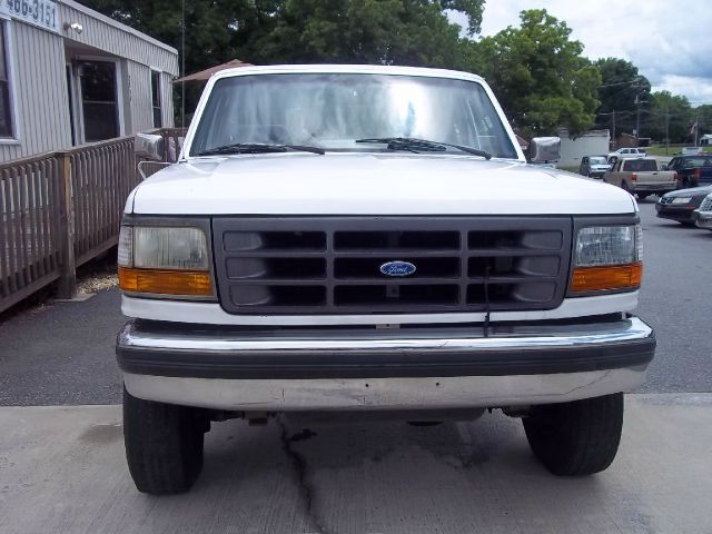 Ford F250 S 2-door Hatchback Pickup Truck