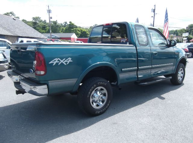 Ford F250 S 2-door Hatchback Pickup Truck