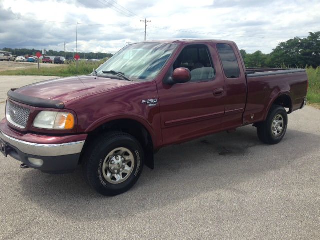 Ford F250 XL 2WD Reg Cab Pickup Truck