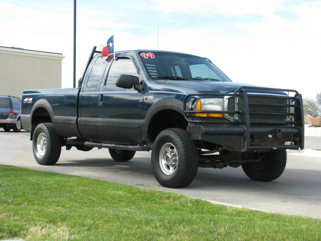 Ford F250 3.2L Quattro S-line 6-speed Manual Pickup Truck