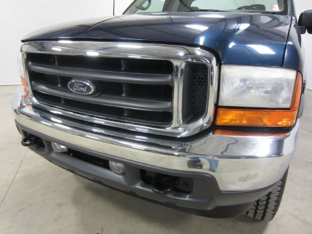 Ford F250 ESi Pickup Truck