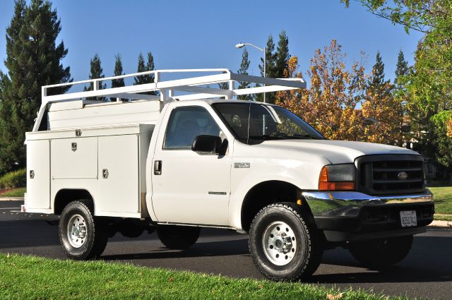 Ford F250 SL 4x4 Regular Cab Pickup Truck