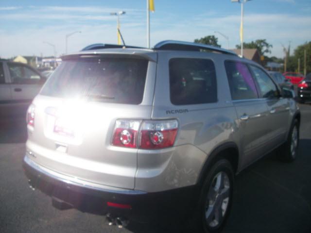 GMC Acadia 2007 photo 2