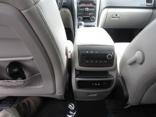 GMC Acadia 2007 photo 11