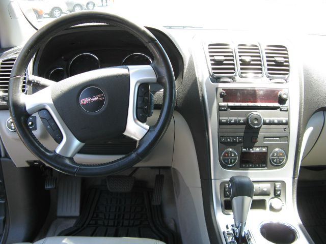 GMC Acadia 2008 photo 12