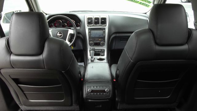 GMC Acadia 2008 photo 1