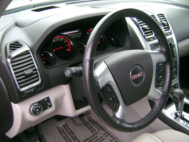 GMC Acadia 2008 photo 11