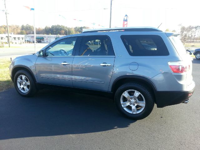 GMC Acadia 2008 photo 2