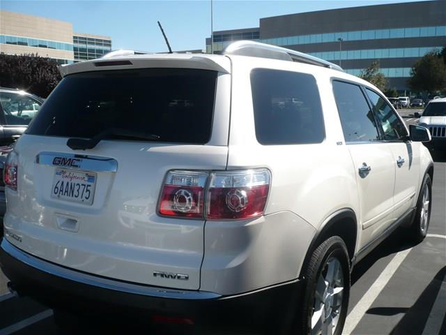 GMC Acadia 2008 photo 2