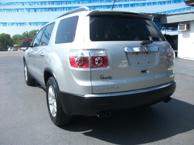 GMC Acadia 2008 photo 2