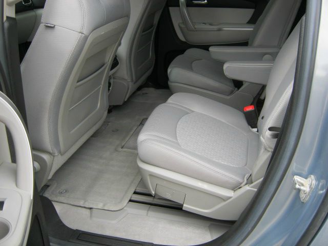 GMC Acadia 2008 photo 2