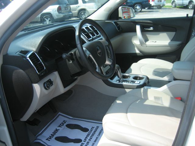 GMC Acadia 2008 photo 2