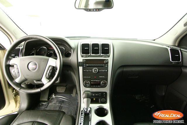 GMC Acadia 2008 photo 18