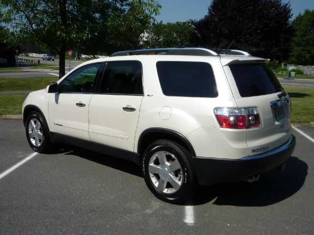 GMC Acadia 2008 photo 2