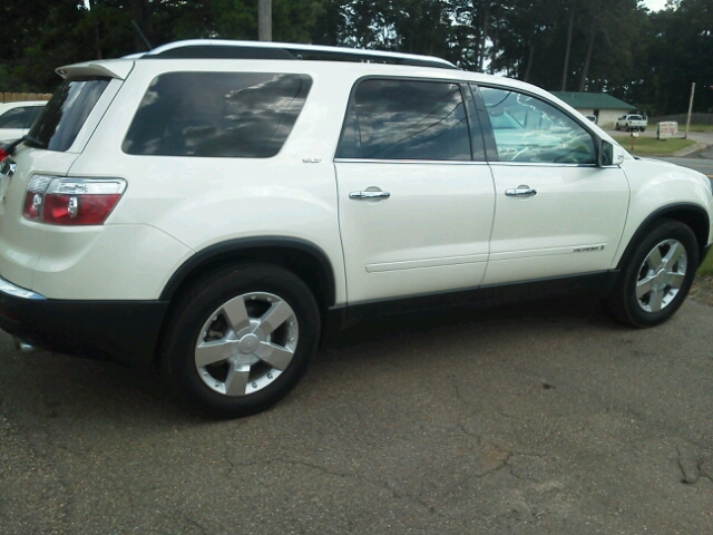 GMC Acadia 2008 photo 2