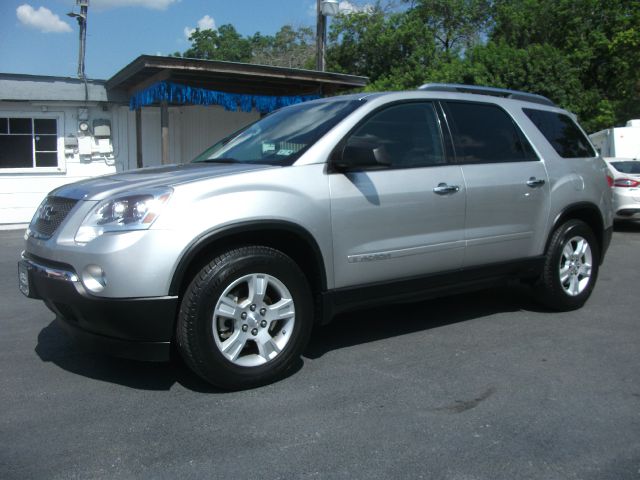 GMC Acadia 2008 photo 2