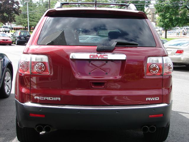 GMC Acadia 2008 photo 2