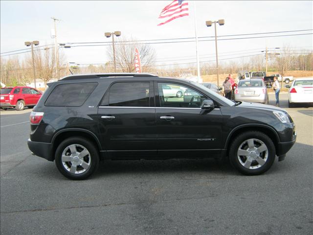 GMC Acadia 2008 photo 2