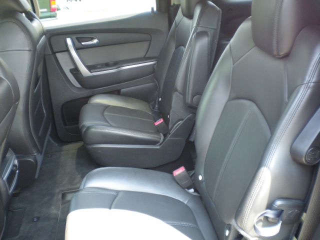 GMC Acadia 2009 photo 2