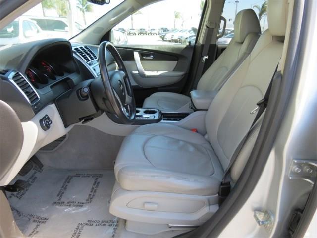 GMC Acadia 2009 photo 2