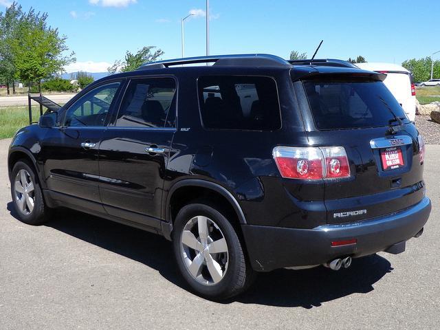 GMC Acadia 2009 photo 2