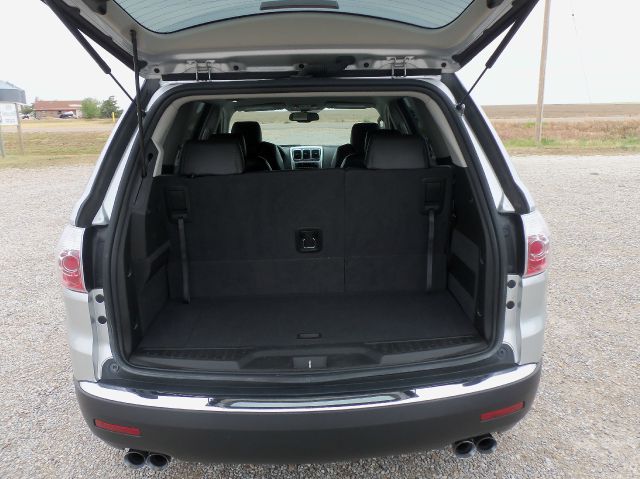 GMC Acadia 2009 photo 2