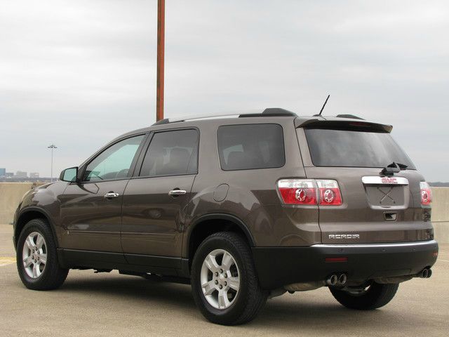 GMC Acadia 2009 photo 2