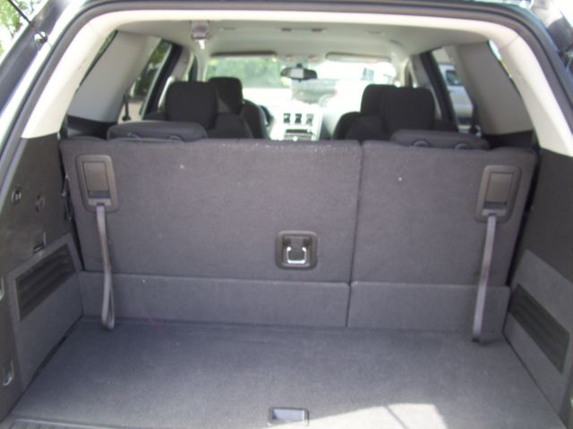 GMC Acadia 2009 photo 2