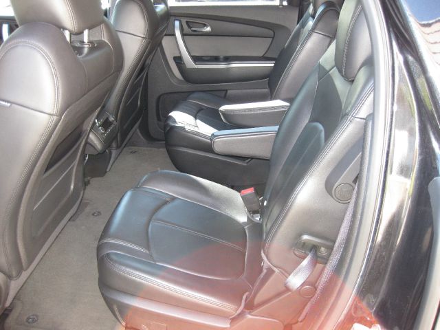 GMC Acadia 2009 photo 2