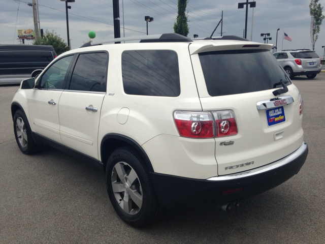 GMC Acadia 2010 photo 3