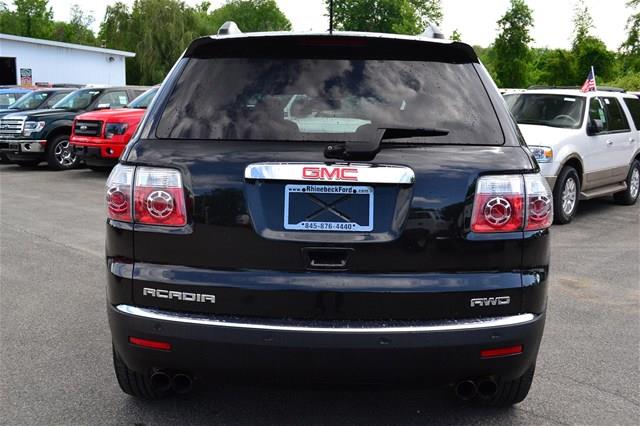 GMC Acadia 2010 photo 1