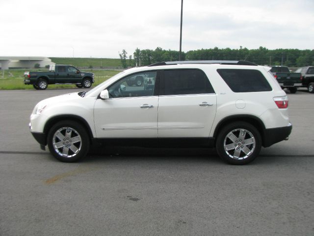 GMC Acadia 2010 photo 2