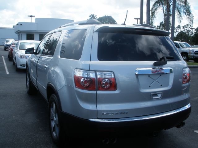 GMC Acadia 2010 photo 3